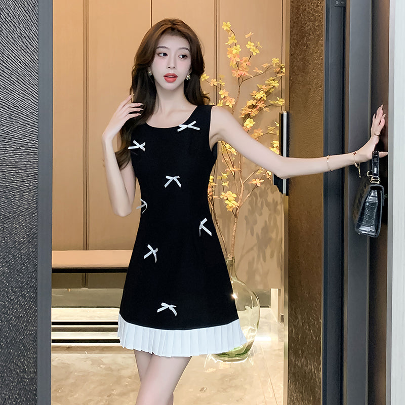 Crew neck three-dimensional bow temperament waist dress