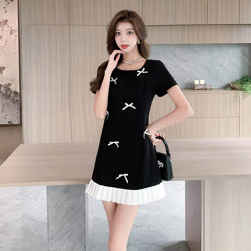 Crew neck three-dimensional bow temperament waist dress